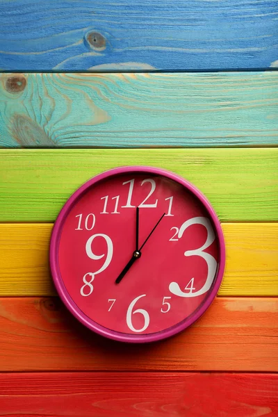 ピンクの丸い時計 — ストック写真