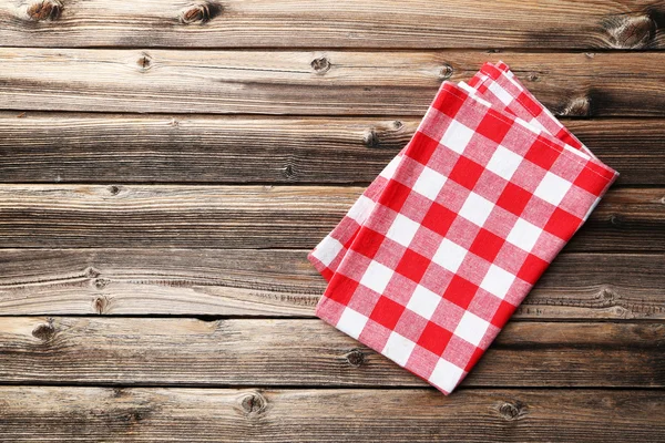 Rote Serviette auf dem Tisch — Stockfoto