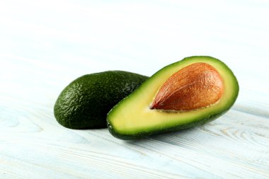 taze olgun avokado