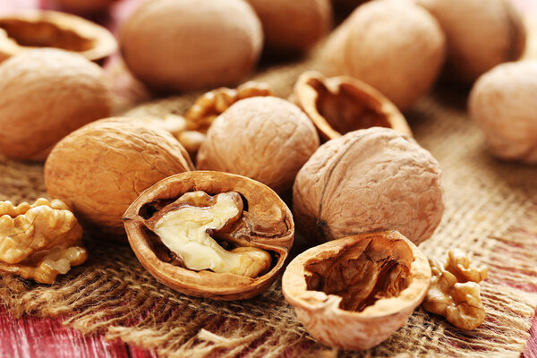 walnuts and a cracked walnuts