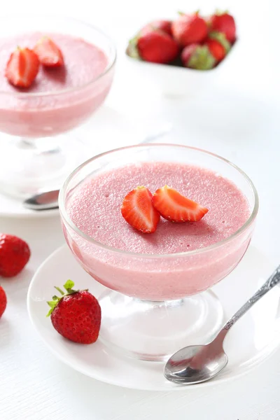 Tasty strawberry mousse in glasses — Stock Photo, Image