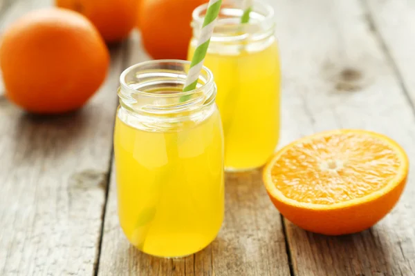 Jus d'orange en bouteilles — Photo