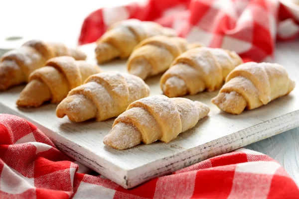 Verse eigengemaakte croissants — Stockfoto