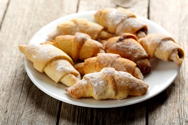 Frische hausgemachte Croissants — Stockfoto