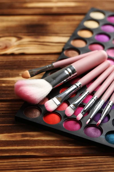 Makeup kartáč s paletou — Stock fotografie