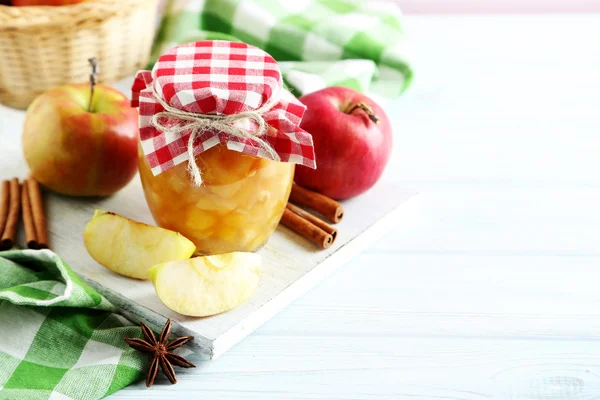 Omenahilloa purkissa — kuvapankkivalokuva