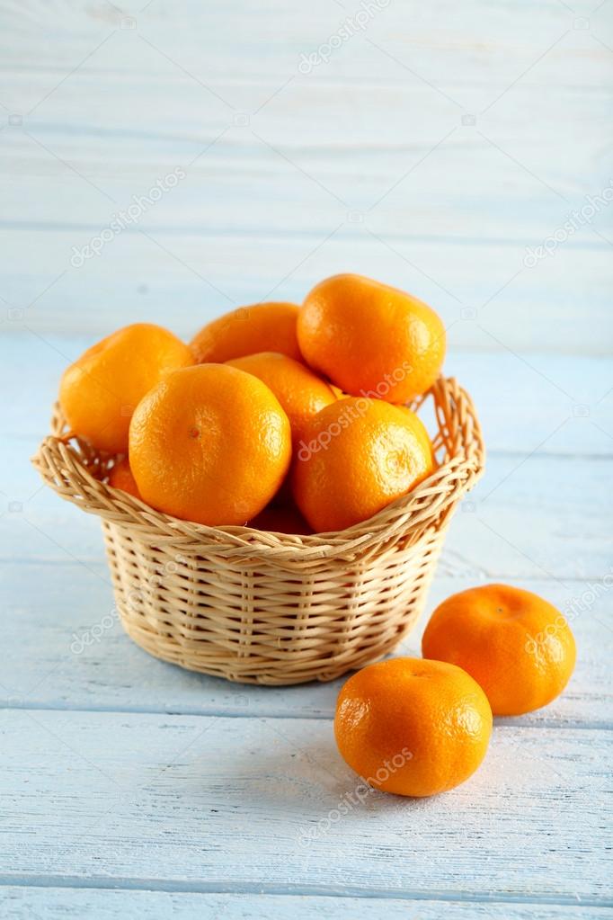 Ripe mandarins in basket