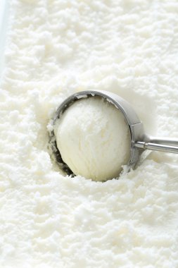 Beyaz scooped dondurma