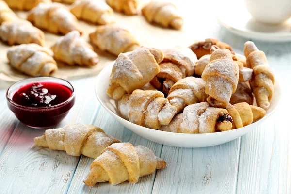 Čerstvé domácí croissanty — Stock fotografie