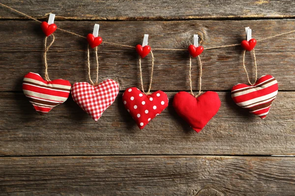 Love hearts hanging on rope — Stock Photo, Image