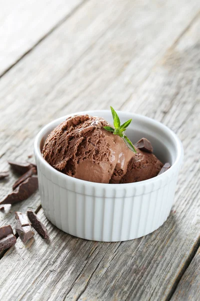 Sweet chocolate ice cream in bowl — Stock Photo, Image