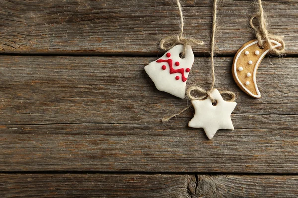 Kerstkoekjes op tafel — Stockfoto