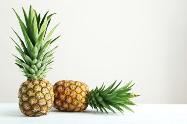 Olgun taze ananas