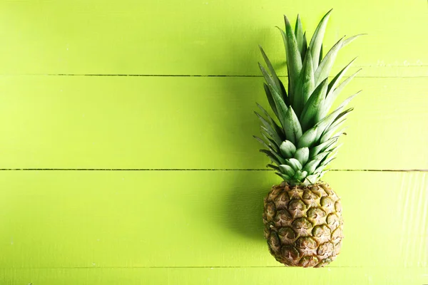 Dojrzały ananas świeża — Zdjęcie stockowe