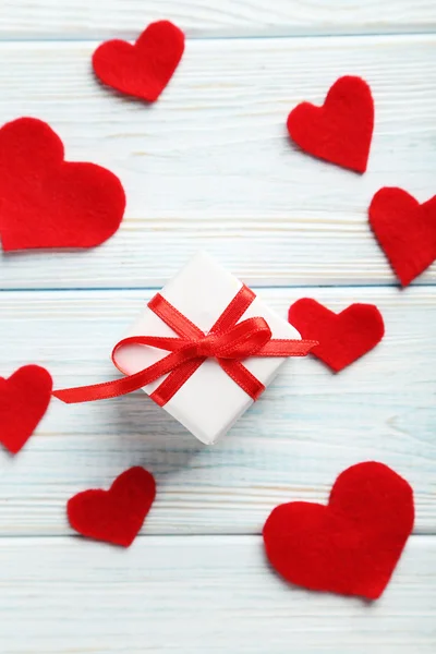 Amor corazones con caja de regalo — Foto de Stock