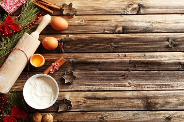 portakal, tarçın, yumurta, un ve anasonu kurutulmuş