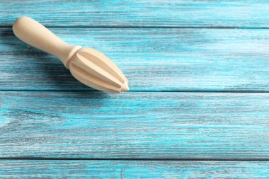 Ahşap meyve sıkacağı yakın çekim