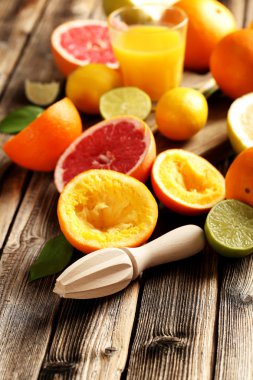 Ahşap meyve sıkacağı ve narenciye