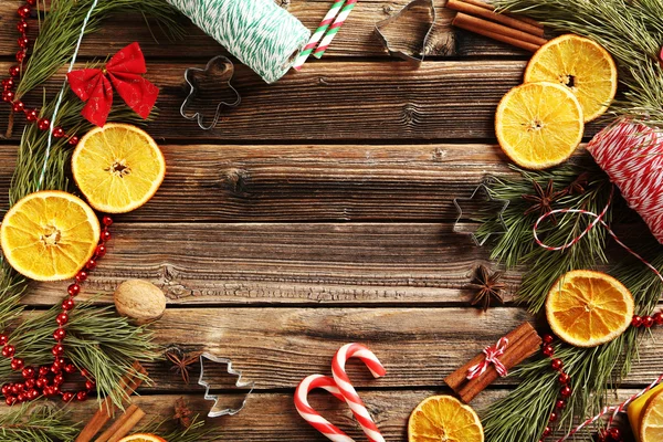 Ramo de árvore de Natal com laranjas secas — Fotografia de Stock