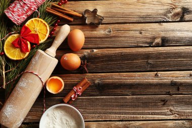 portakal, tarçın, yumurta, un ve anasonu kurutulmuş