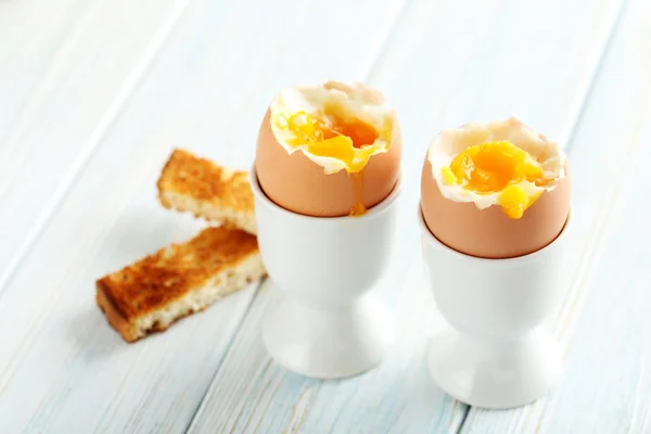 Uova sode con pane tostato — Foto Stock