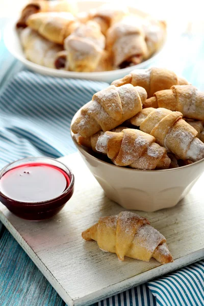 Čerstvé domácí croissanty — Stock fotografie