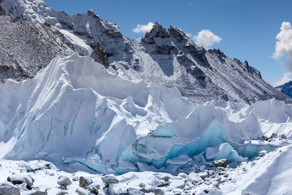 Khumbu-Gletscher am Everest Base Camp Hochgebirgslandschaft in Nepal — Stockfoto