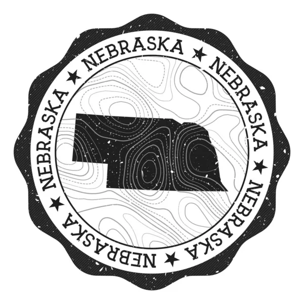 Etiqueta engomada redonda del sello al aire libre de Nebraska con el mapa de nosotros estado con las isolinas topográficas Vector — Vector de stock