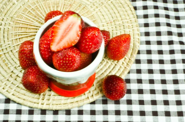 Fresh strawberries — Stock Photo, Image