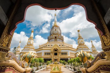 Phra Maha Chedi Chai Mongkol