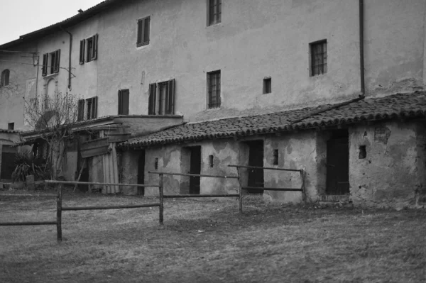 Parte Fazenda Rústica Abandonada — Fotografia de Stock