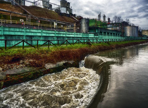 Inquinamento Industriale Fiume — Foto Stock