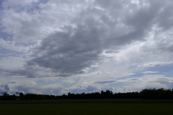 Erstaunlicher Himmel Mit Wolken Und Regen — Stockfoto