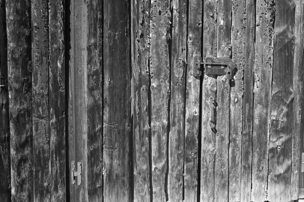 Stare drzwi z drewna — Zdjęcie stockowe