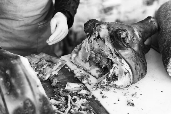 Carne de porco assada no mercado de rua — Fotografia de Stock