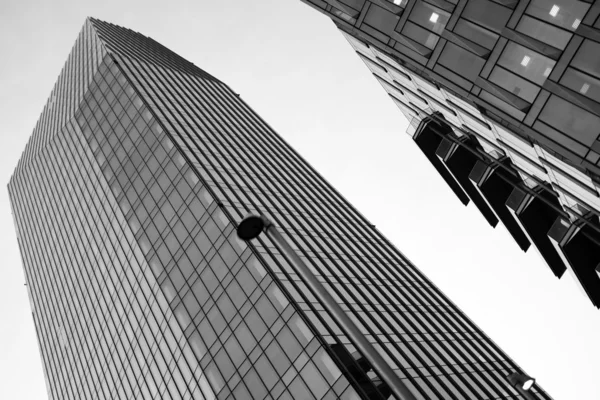 Edificios de oficinas altas — Foto de Stock
