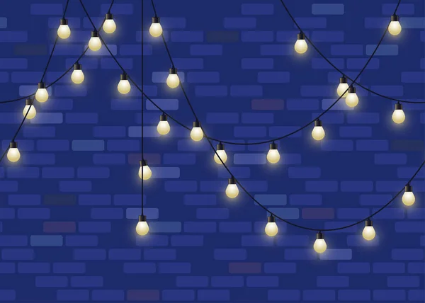 Leuchtendes Licht auf Backsteinmauer Hintergrund. Wiederholte dekorative Lampengirlande Tapete. Glänzende Girlanden, Vektor — Stockvektor