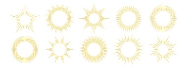 Altın dalgalı güneş patlaması çerçevesi. Altın kıvrımlı radyal güneş ışığı sınır koleksiyonu. Kraliyet güneş ışınları ya da ışınları kadro, dekor, ayna, etiket, rozet, amblem için paketlenir. Sarı vintage taşıyıcılar
