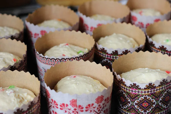 Raw Dough Candied Fruits Easter Cakes Paper Tins Ready Baking — Stock Photo, Image