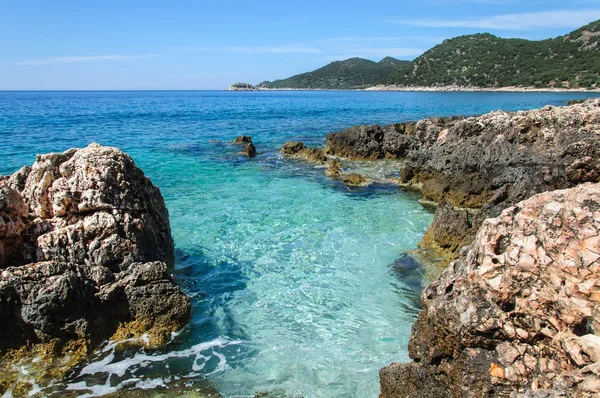 Akdeniz güzel plaj sahil şeridi. Kıbrıs