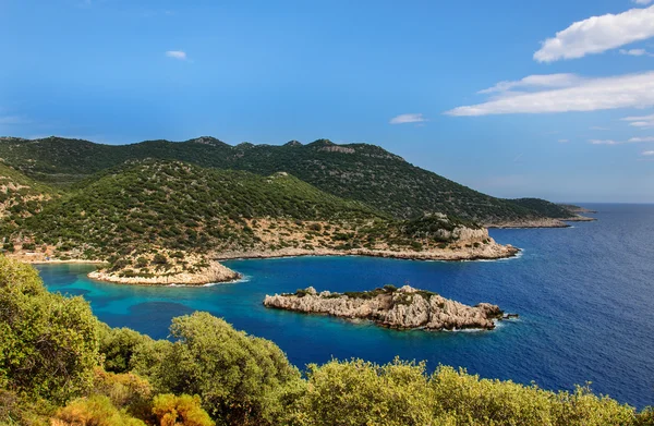 The coastline of beautiful beach on Mediterranean Sea. Cyprus — Stock Photo, Image