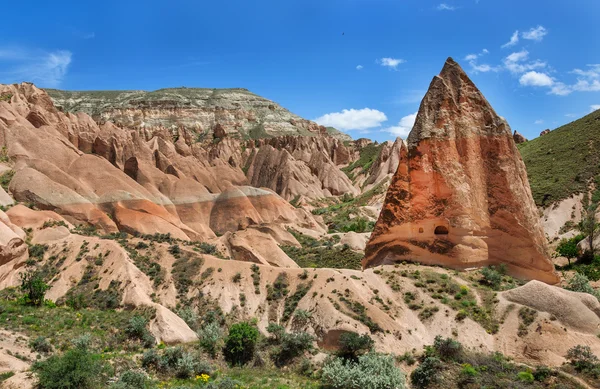 Pedras em forma de vale phalli enorme Amor, Capadócia, Turquia — Fotografia de Stock