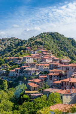 Yunanistan 'ın Arcadia kentindeki Dimitsana dağ köyünde geleneksel mimari