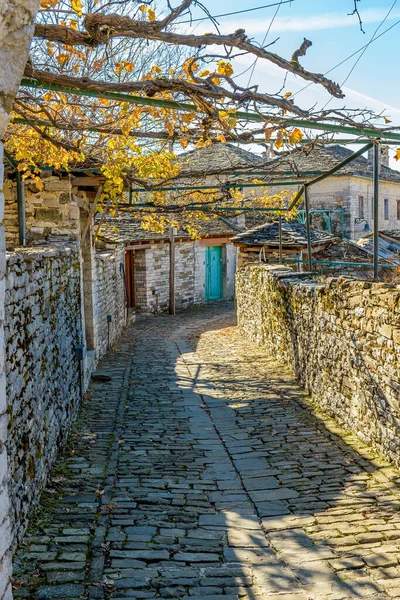 Arquitetura Tradicional Uma Rua Pedra Durante Temporada Outono Pitoresca Aldeia — Fotografia de Stock