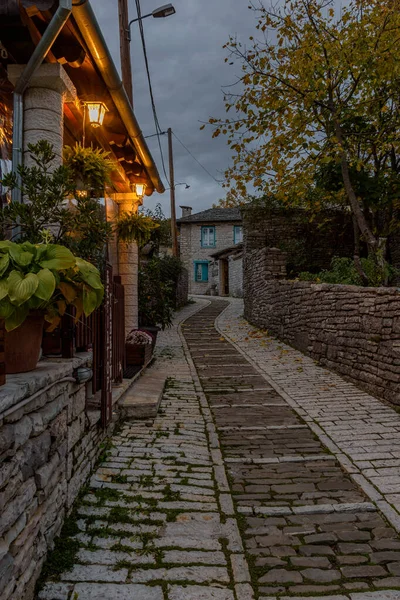 Village Pittoresque Monodendri Pendant Saison Automnale Avec Ses Vieux Bâtiments — Photo