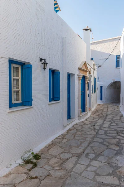 Traditional Alley Narrow Street Whitewashed Houses Arch Pyrgos Tinos Island — Stok fotoğraf