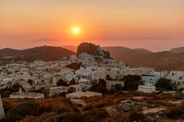 Chora Amorgos希腊黄金时段的风景 — 图库照片