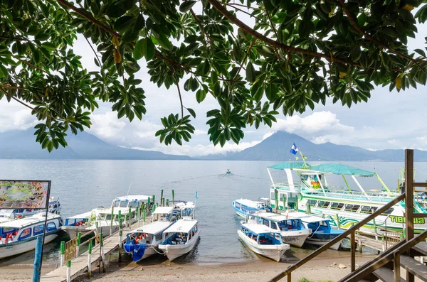 Panajachel Guatemala September 2019 Boote Steg Des Atitlan Sees Warten — Stockfoto
