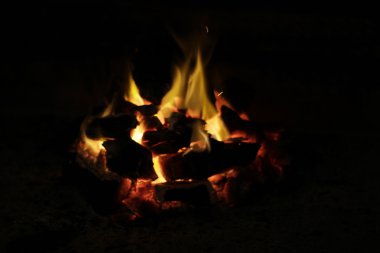 yanan kömür ateşi