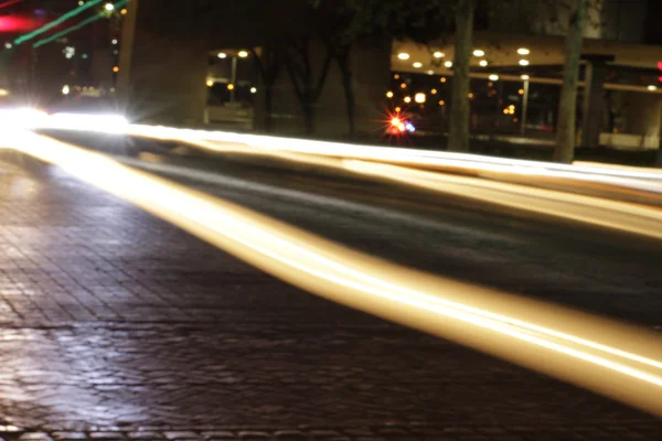 都市のぼやけ車のライト — ストック写真